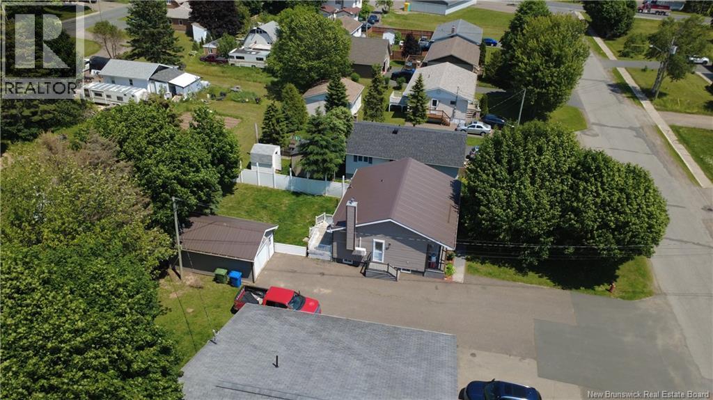 505 Rue Breau Photo de la propriété 1