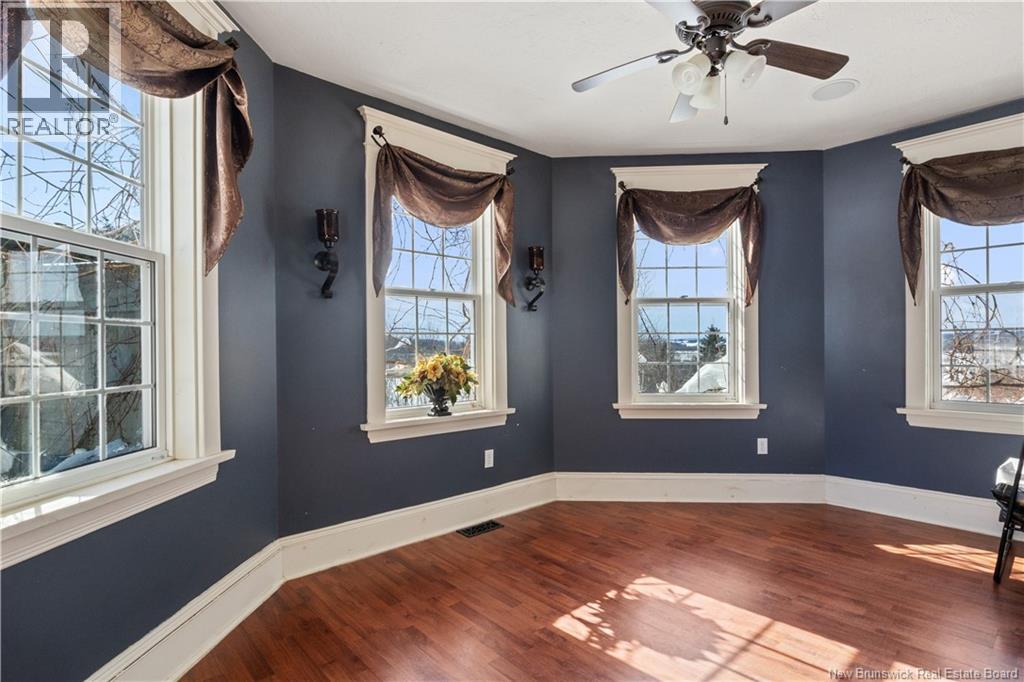 521 Royal Property Photo 13