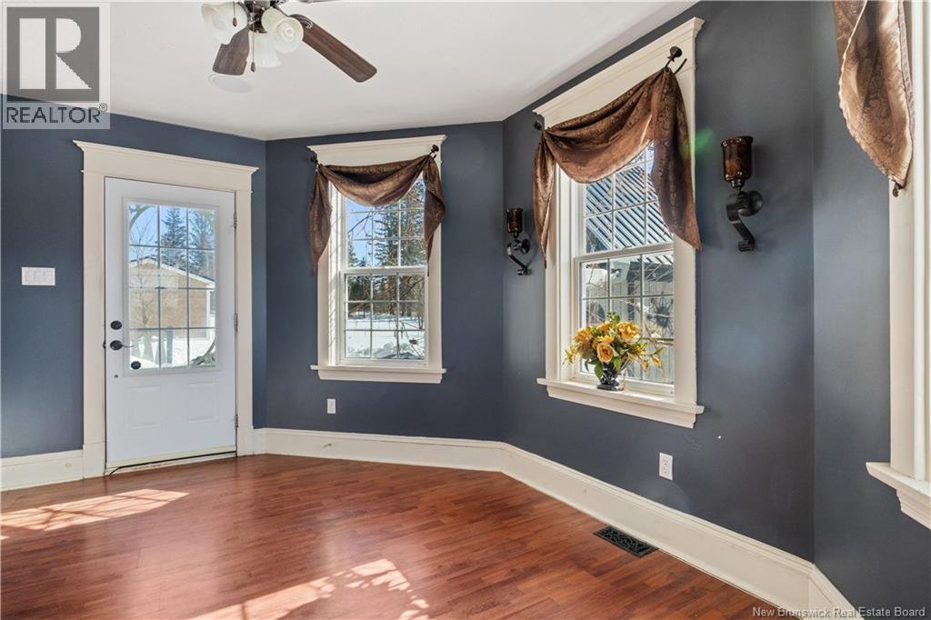 521 Royal Property Photo 14