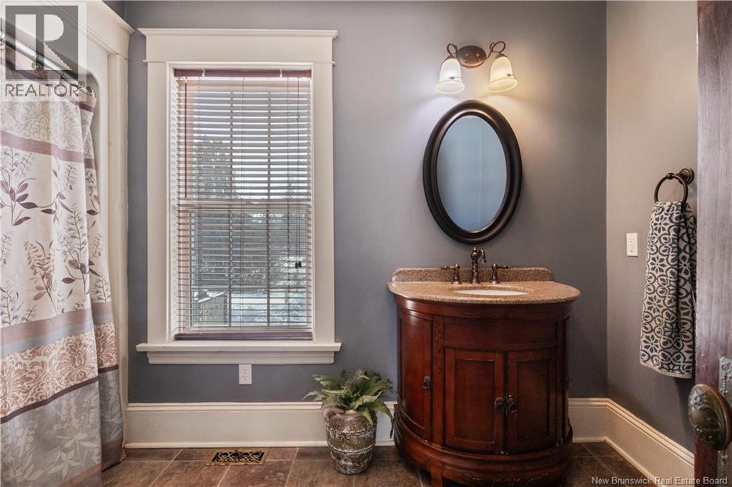 521 Royal Property Photo 17