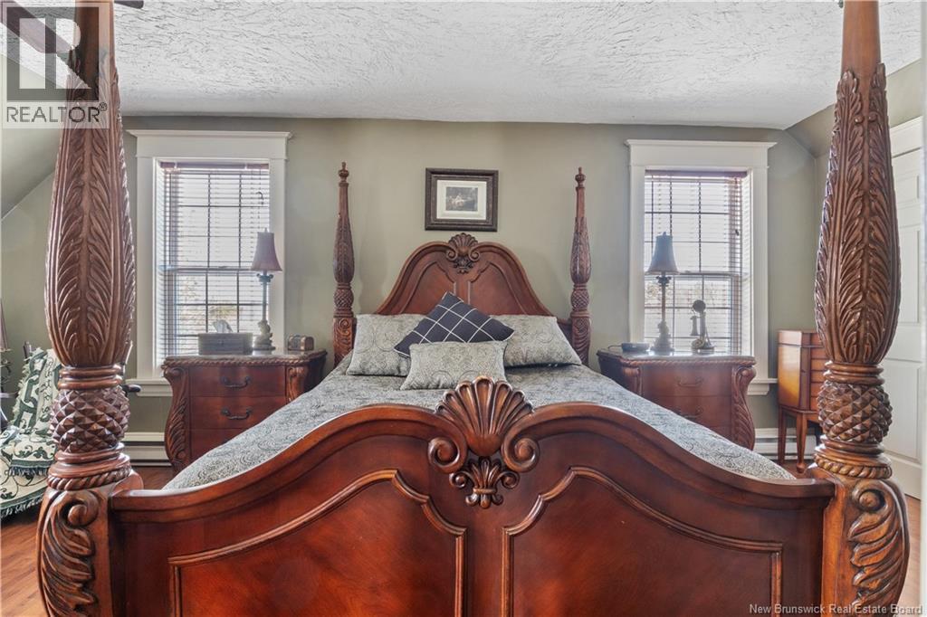521 Royal Property Photo 21