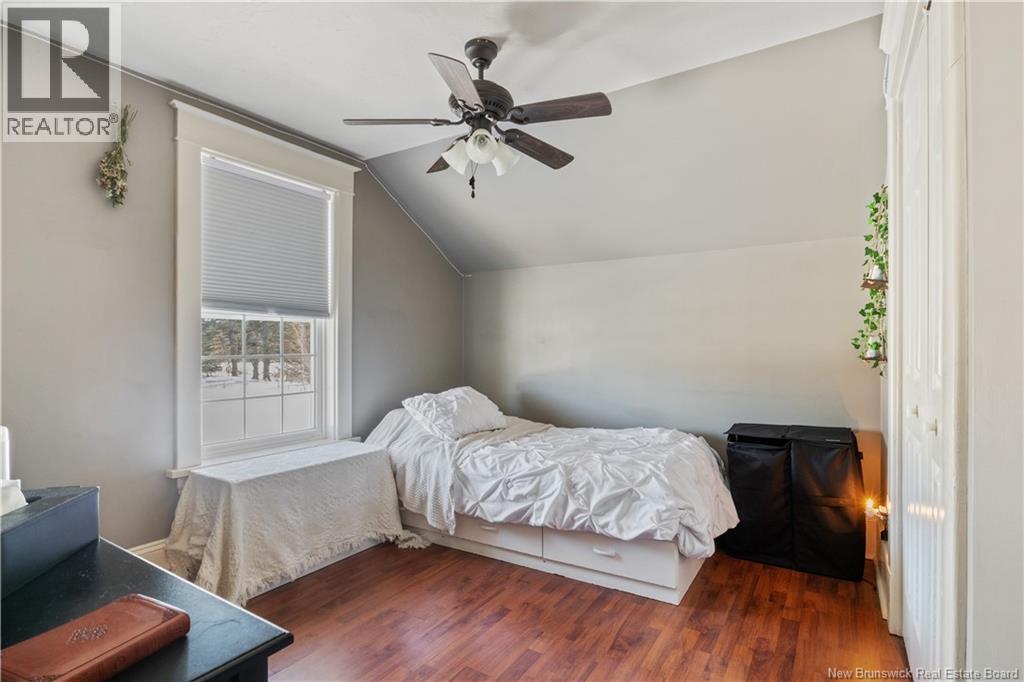 521 Royal Property Photo 24