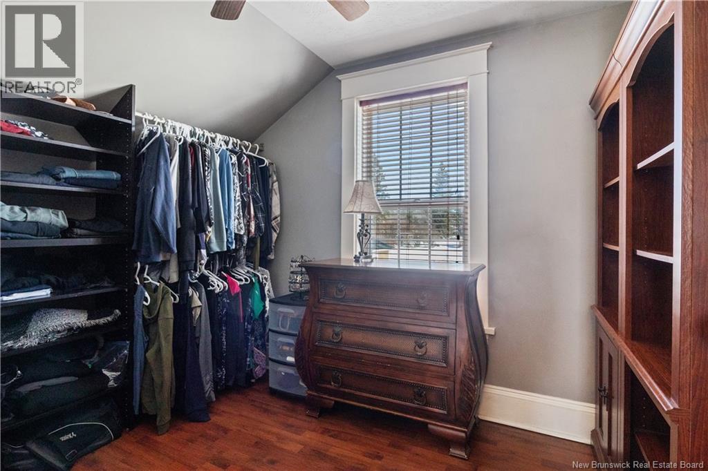 521 Royal Property Photo 25