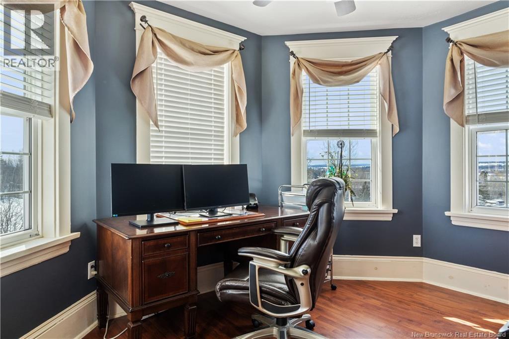 521 Royal Property Photo 26