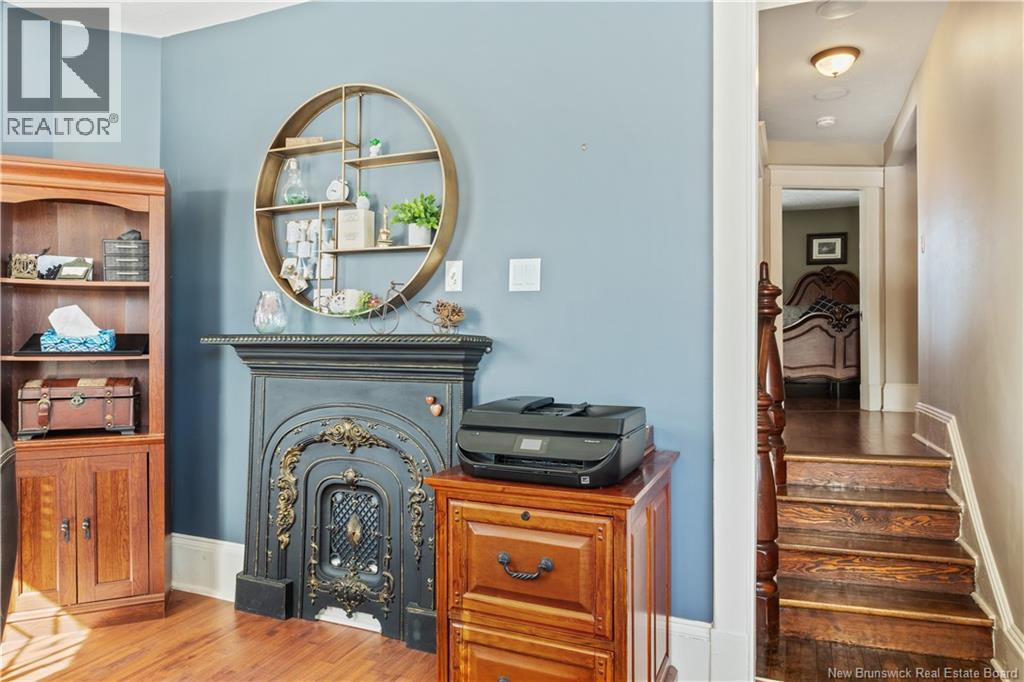 521 Royal Property Photo 27
