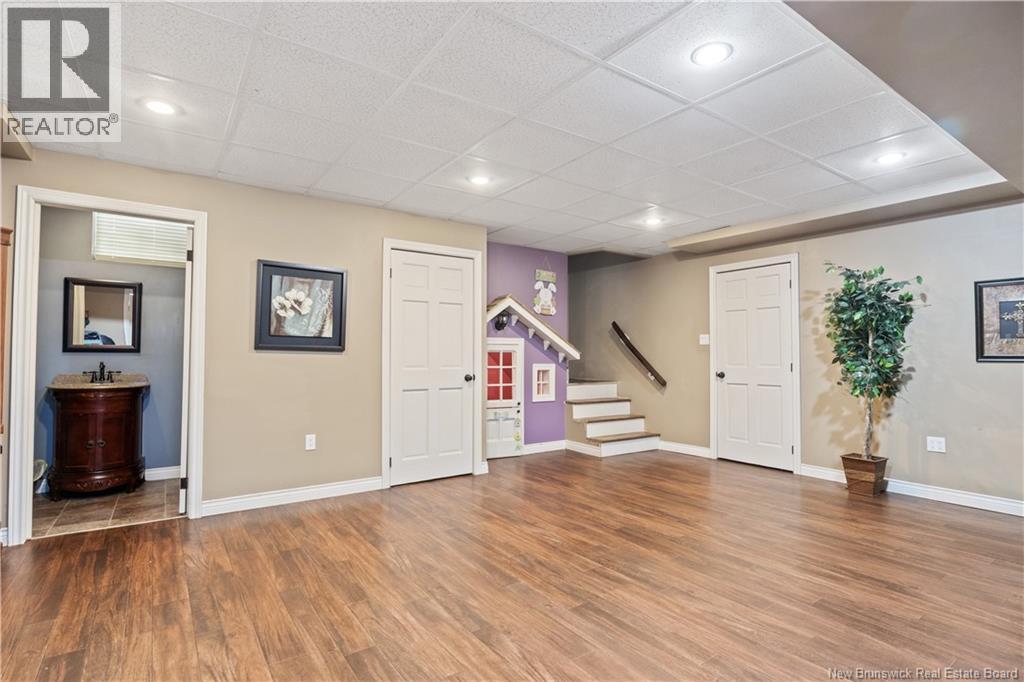 521 Royal Property Photo 30