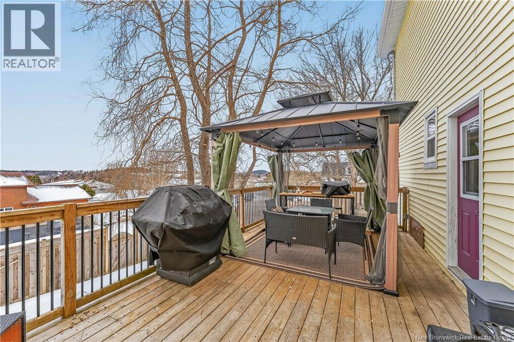 30 Carleton Street Property Photo 8