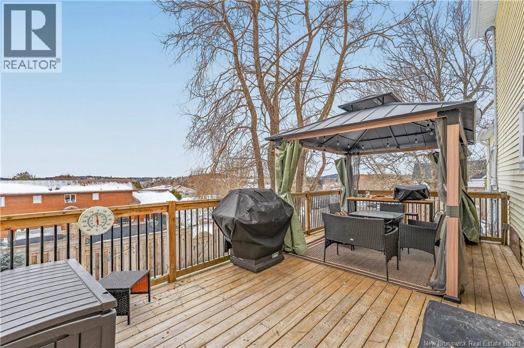 30 Carleton Street Property Photo 9