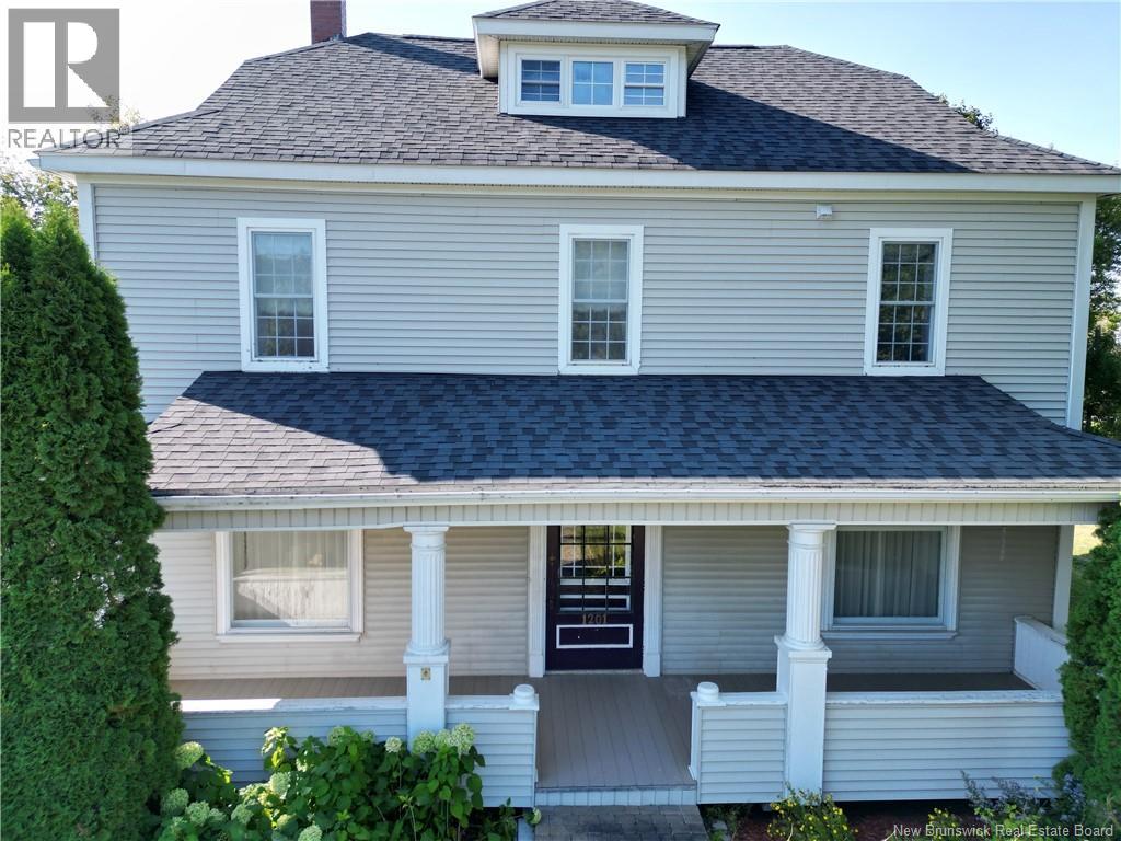 1201 West Riverside Drive Property Photo 1
