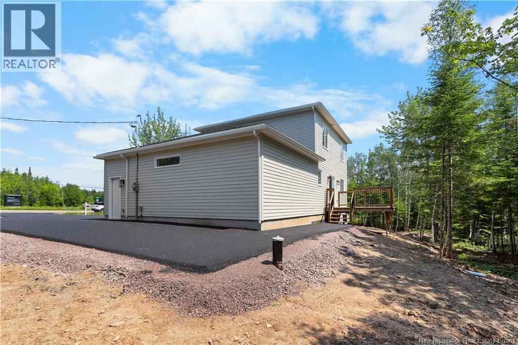 1141 La Vallée Property Photo 3