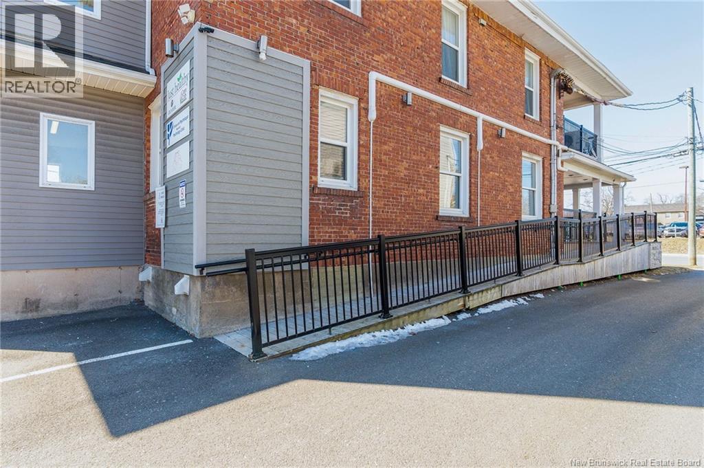 191-197 Université Avenue Property Photo 26