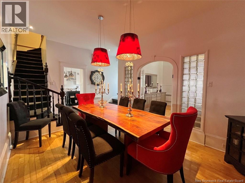 87 De L'église Street Property Photo 10