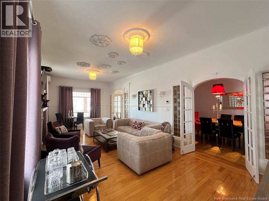 87 De L'église Street Property Photo 12