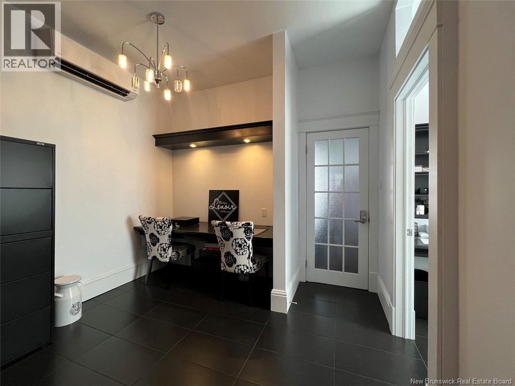 87 De L'église Street Property Photo 16