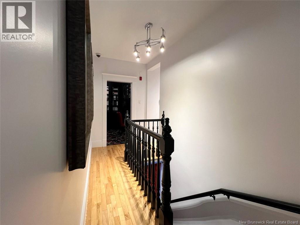 87 De L'église Street Property Photo 18