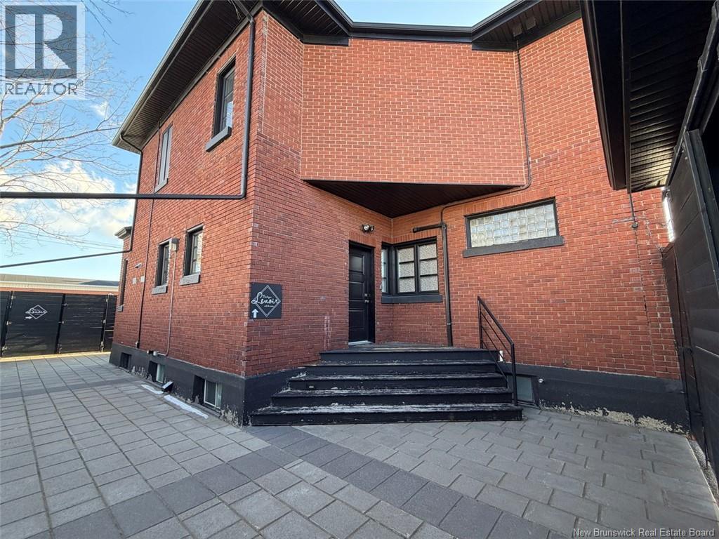 87 De L'église Street Property Photo 41