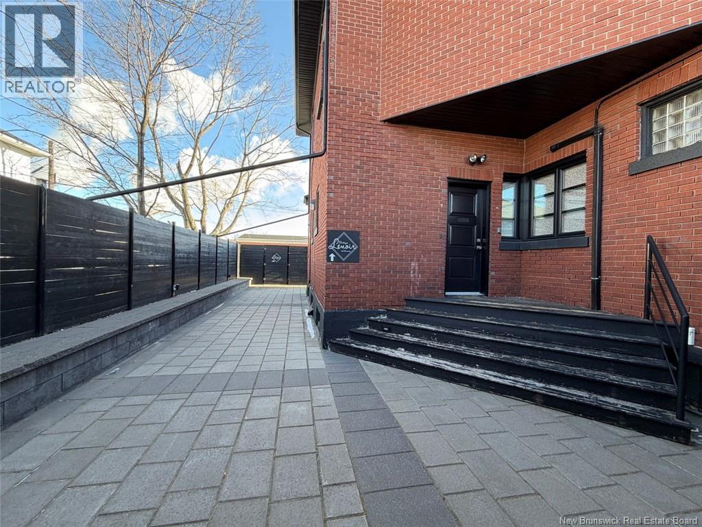 87 De L'église Street Property Photo 42