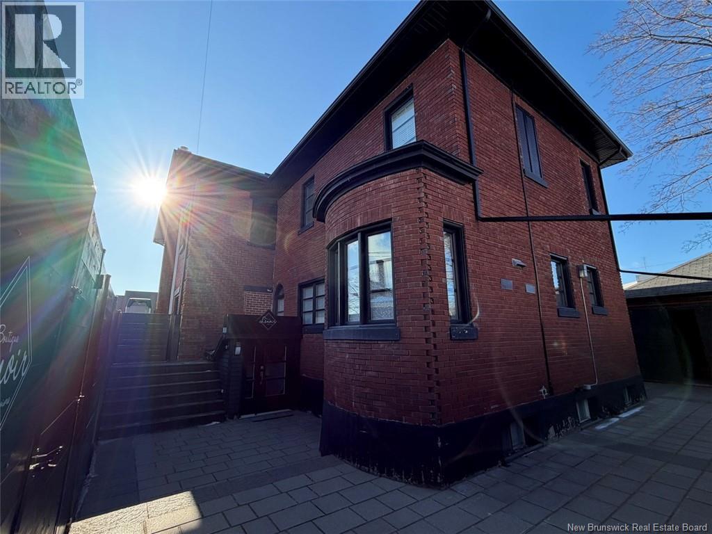 87 De L'église Street Property Photo 44