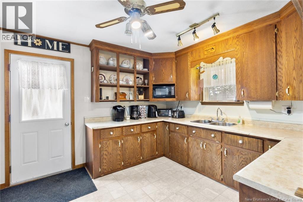 64 Maple Street Property Photo 5