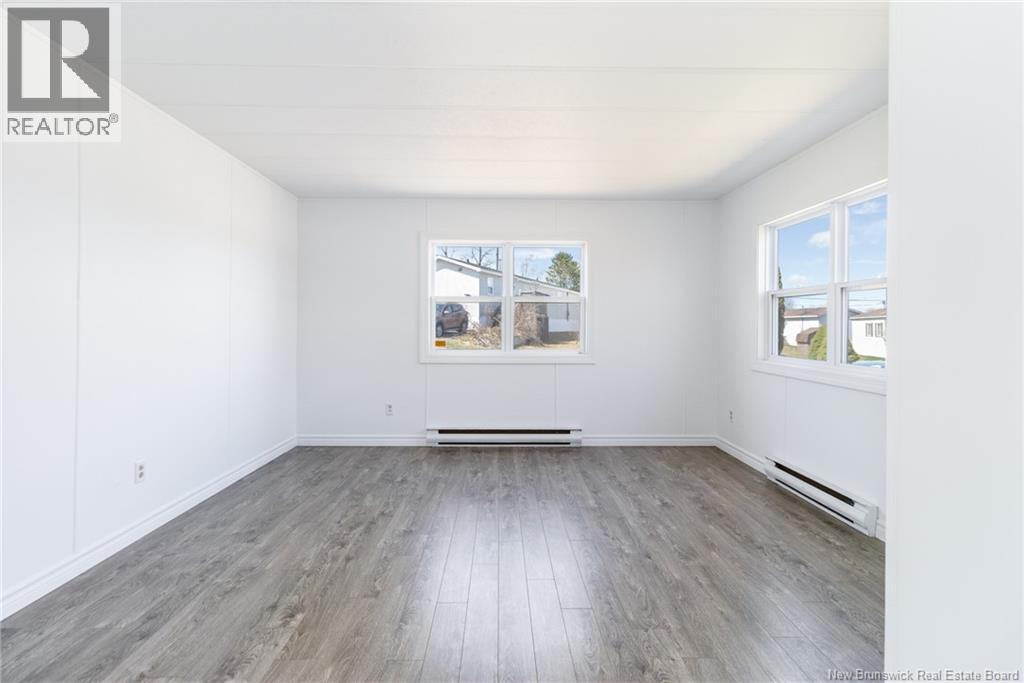2 Macintosh Street Property Photo 4