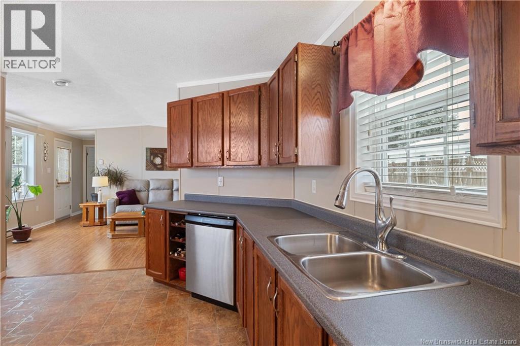 73 Andre Property Photo 6