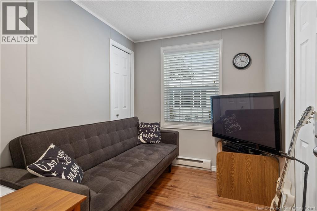 73 Andre Property Photo 17
