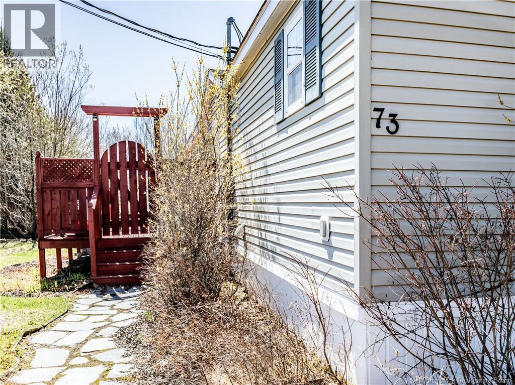 73 Andre Property Photo 28
