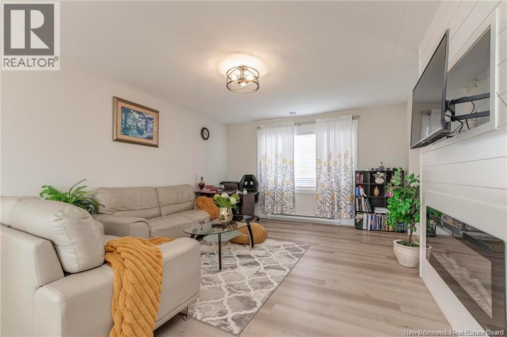 245 Lorette Property Photo 6