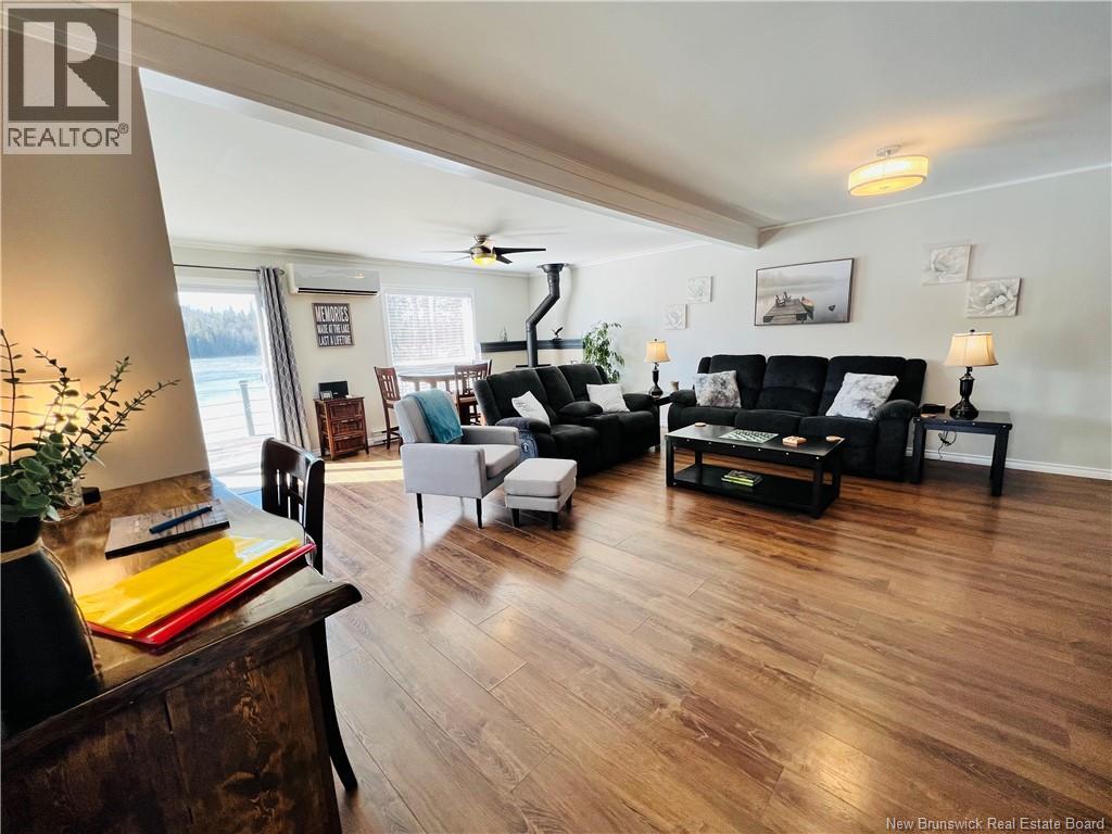 19 Fleet Lane Property Photo 11