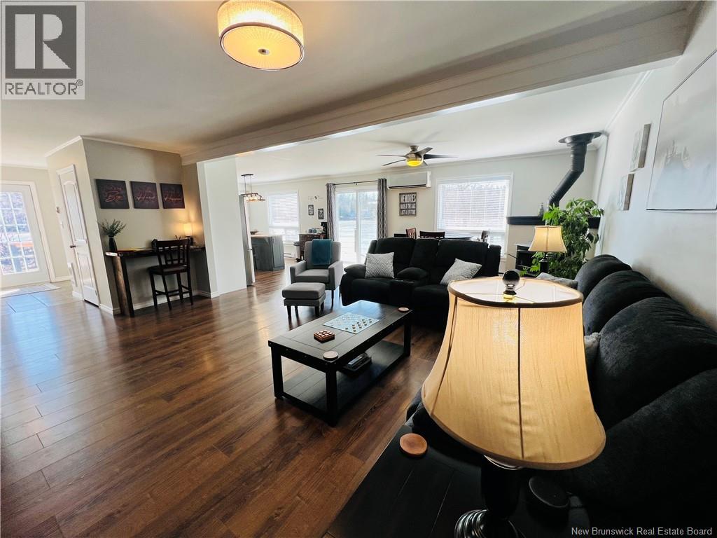 19 Fleet Lane Property Photo 13