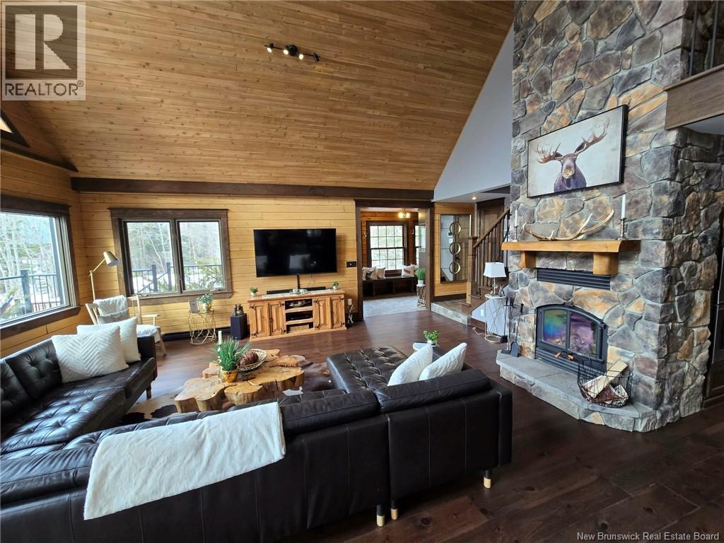 52 Shamrock Valley Property Photo 21