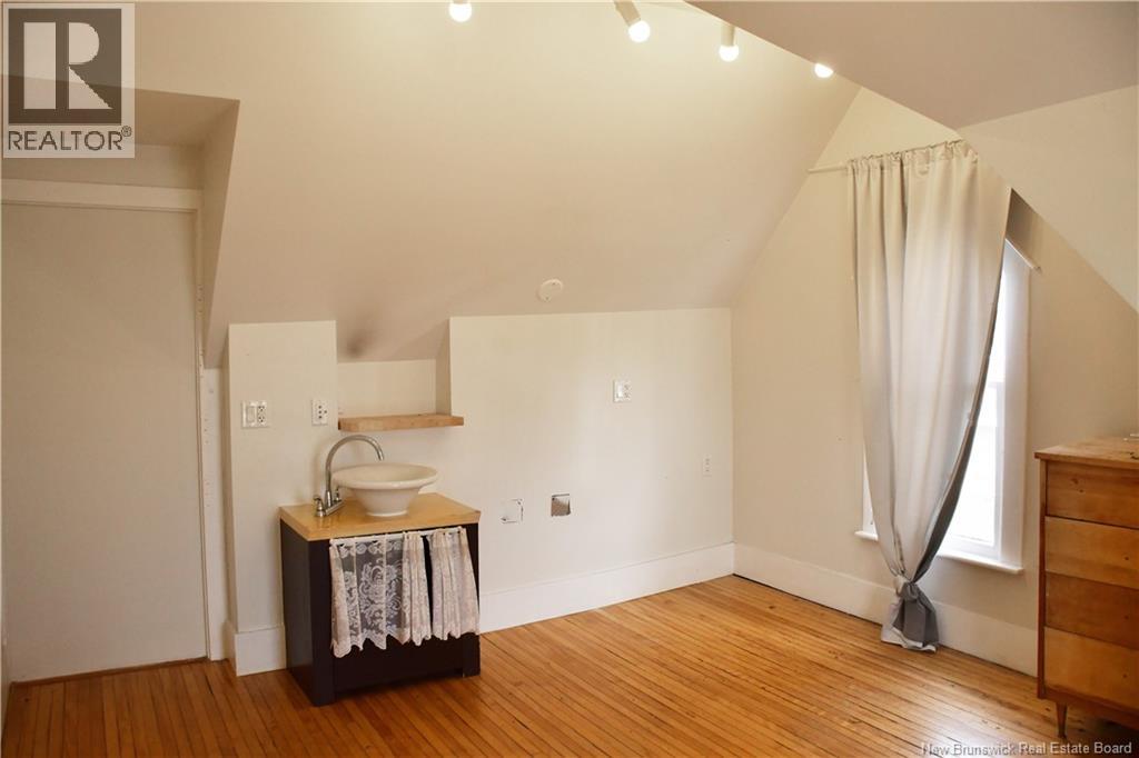 3 Cross Unit# F Property Photo 4