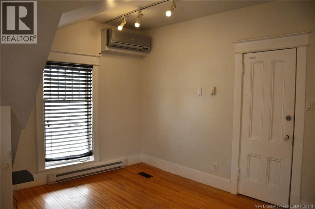 3 Cross Unit# F Property Photo 5