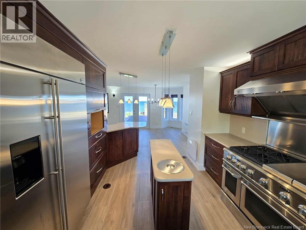 2156 Queen Elizabeth Drive Property Photo 26