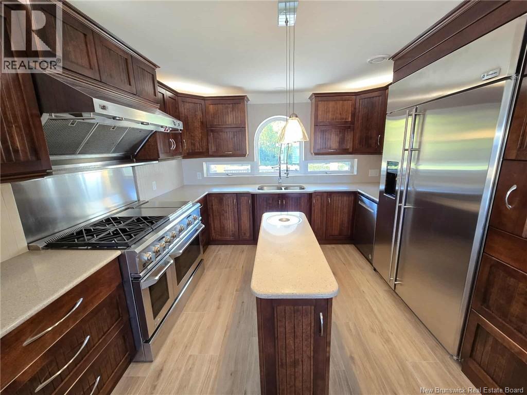2156 Queen Elizabeth Drive Property Photo 27