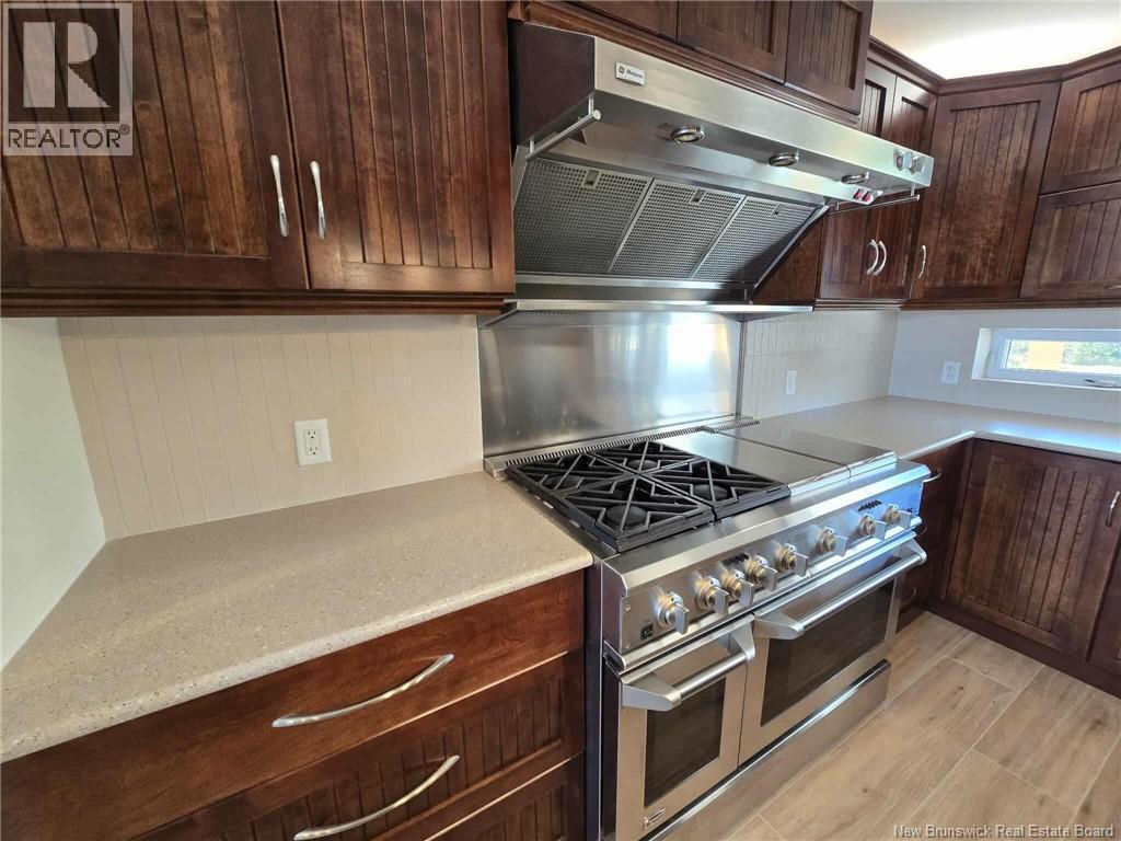 2156 Queen Elizabeth Drive Property Photo 28