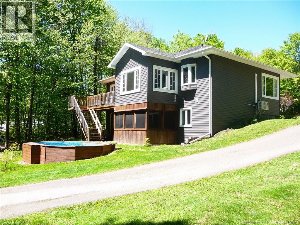 28 Mountain View Crescent Property Photo 3