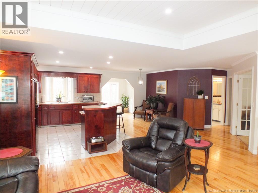 28 Mountain View Crescent Property Photo 6