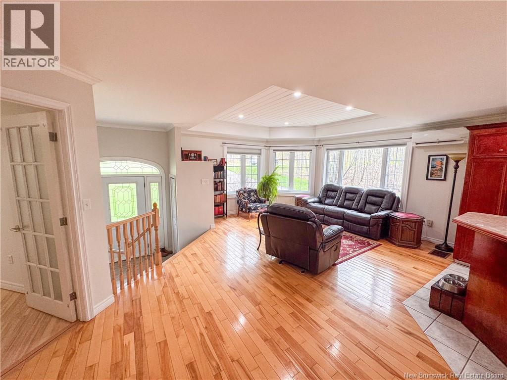 28 Mountain View Crescent Property Photo 7