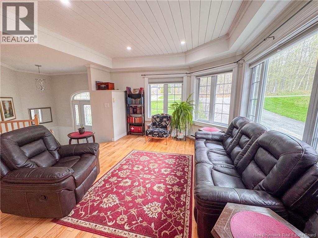 28 Mountain View Crescent Property Photo 8