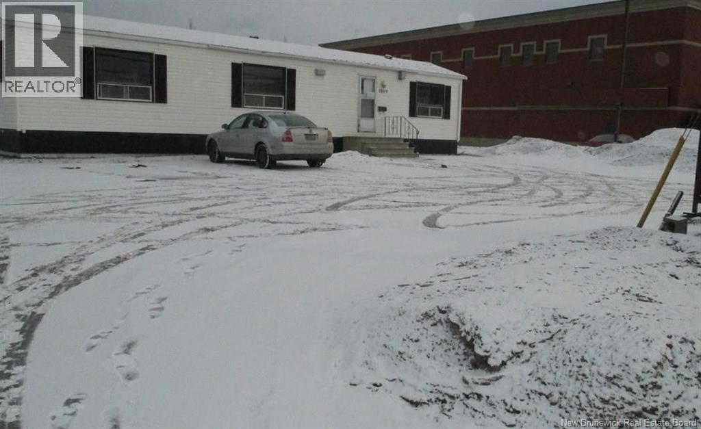 1809 Mountain Road Property Photo 1