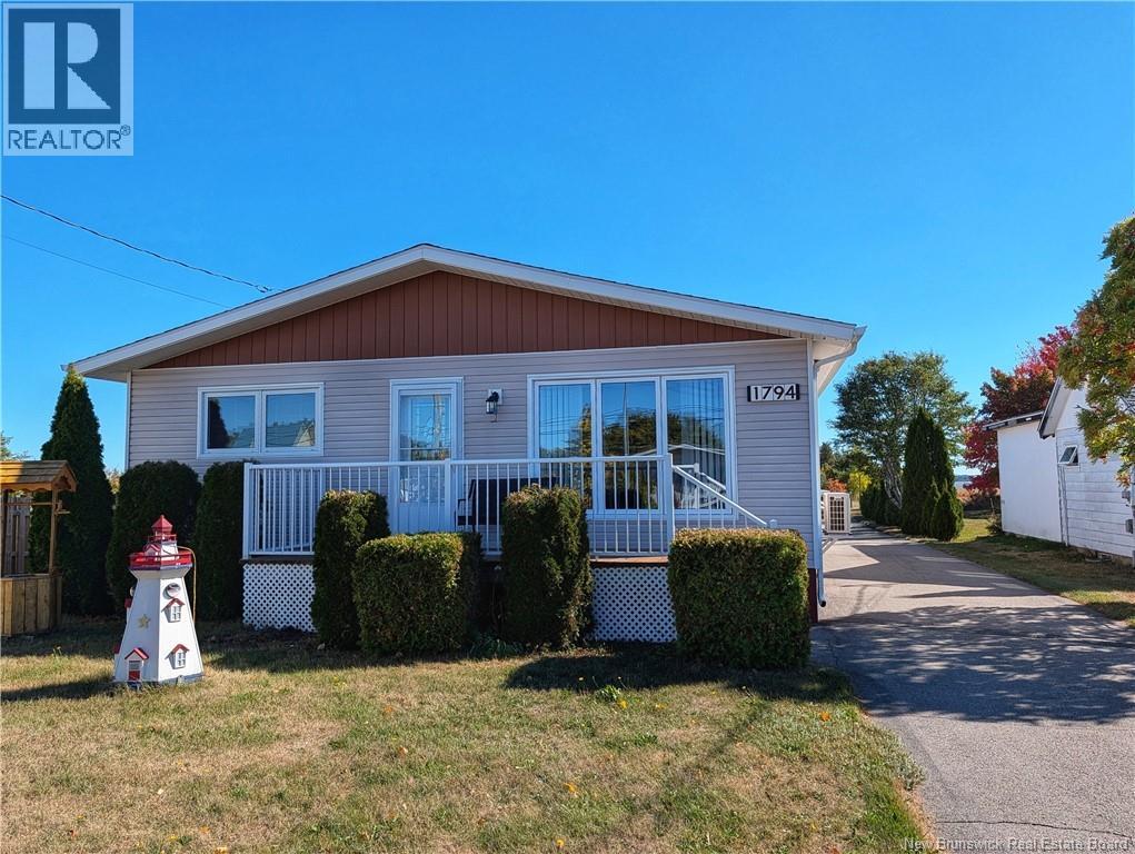 1794 Rue Châtillon Property Photo 1