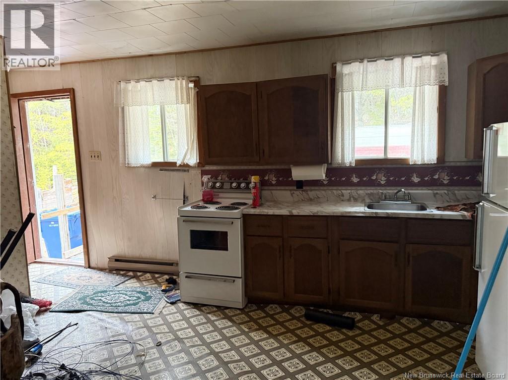373 Howard Road Property Photo 4