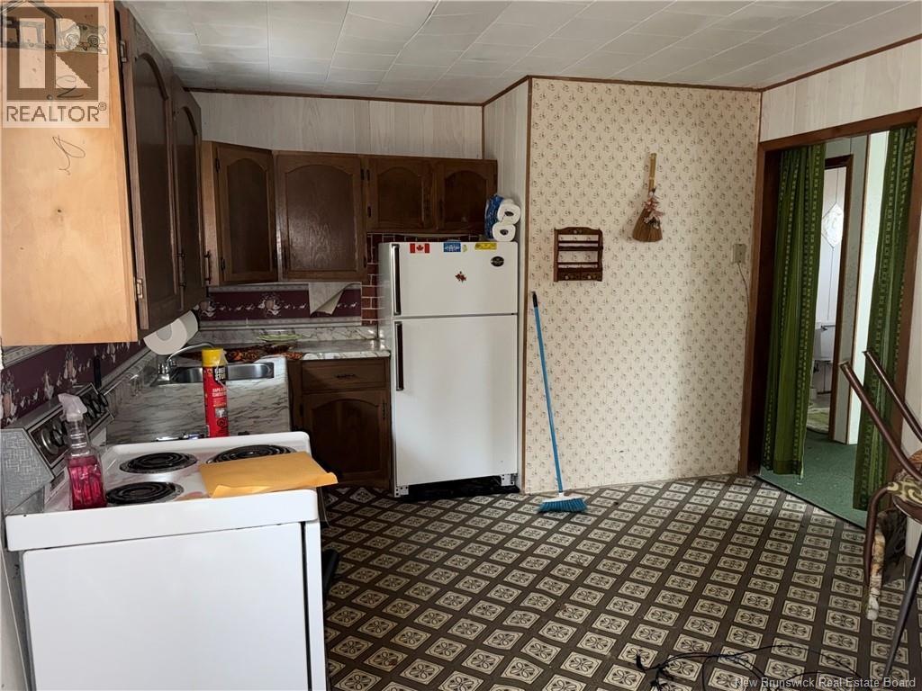 373 Howard Road Property Photo 6