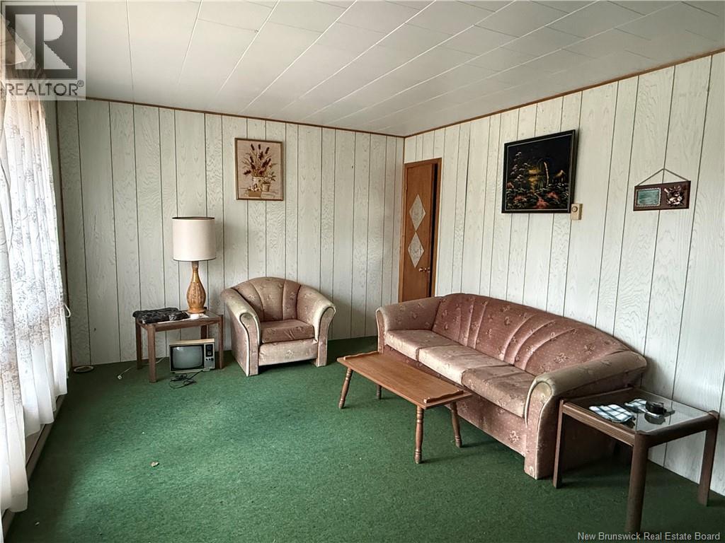 373 Howard Road Property Photo 9