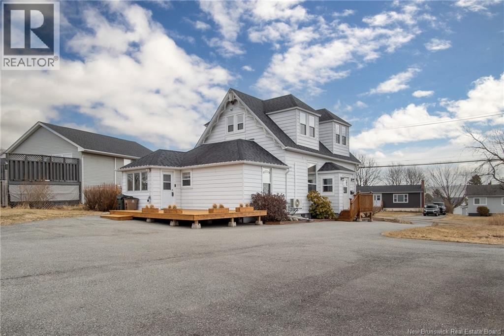 754 Sand Cove Road Property Photo 2