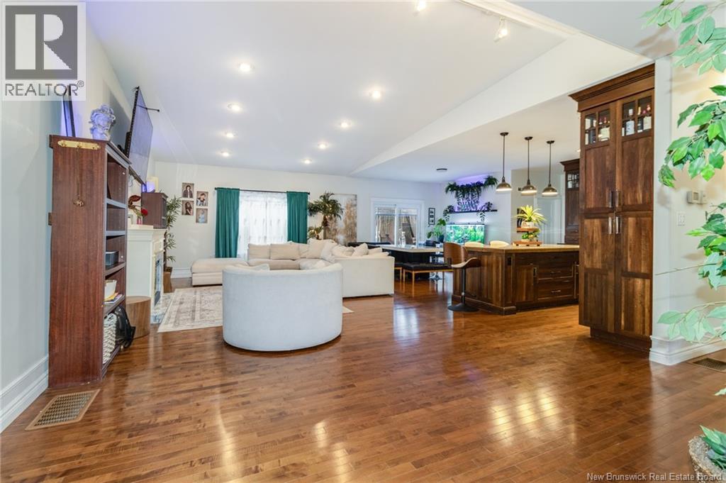 11 Mitchell Wayne Property Photo 3