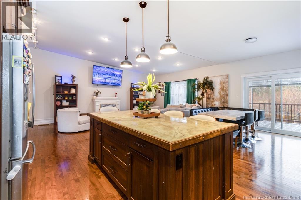 11 Mitchell Wayne Property Photo 14