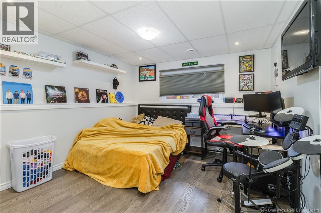 11 Mitchell Wayne Property Photo 38