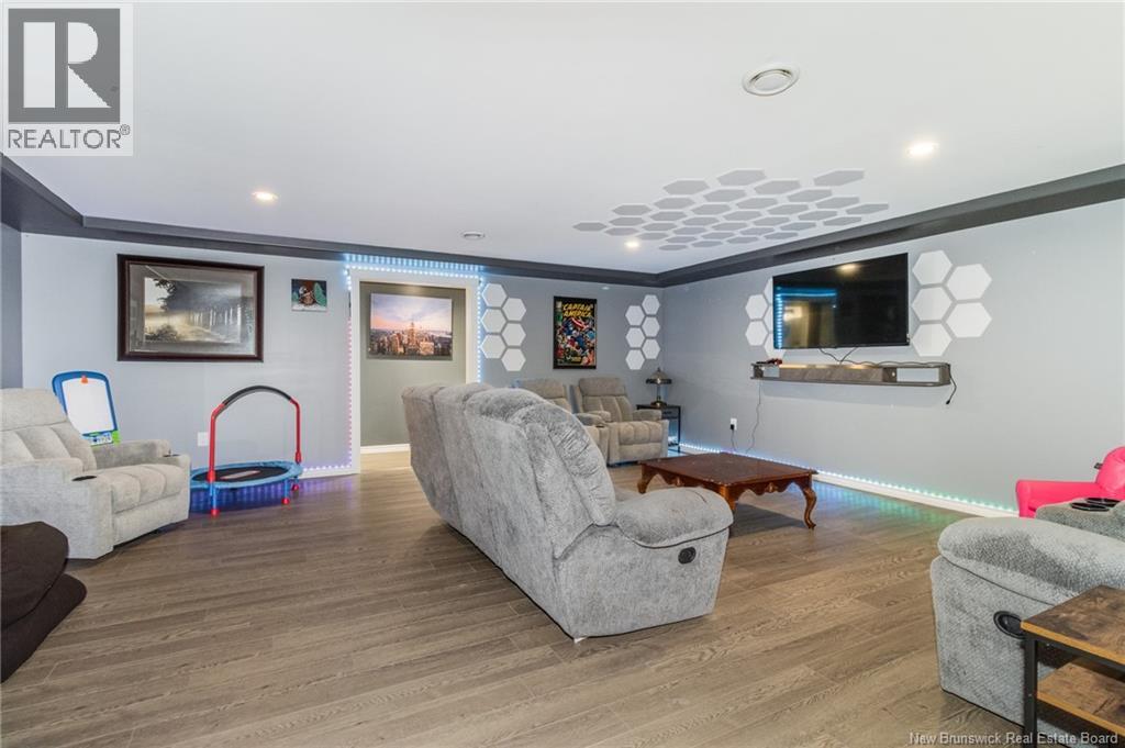 11 Mitchell Wayne Property Photo 40